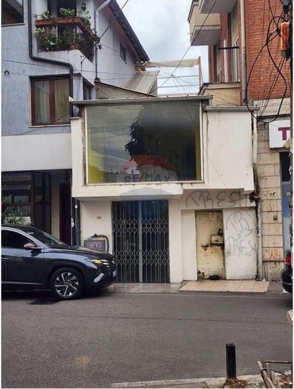 Building - For Rent - Durres Street, Tirana