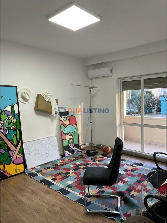 Jepet me qira apartament per zyra, ngjitur me Ambasaden Amerikane