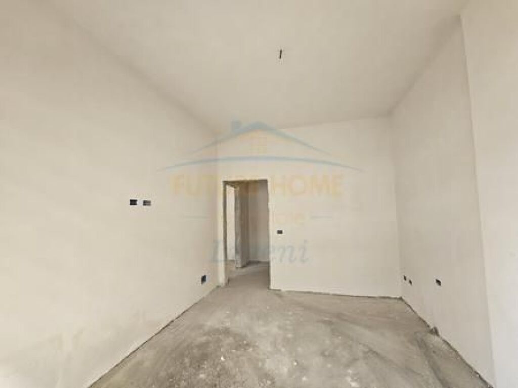 Shitet, Apartament 2+1+2, Kompleksi Univers City, Tiranë.