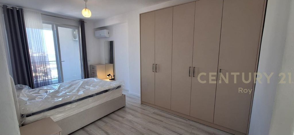Jepet me qira apartament 3+1 në Durrës – pranë Lulishtes së Stacionit të Trenit