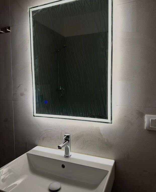 📌 Apartament 2+1+2 me qira – 5 Maji (përballë Concord Center) 