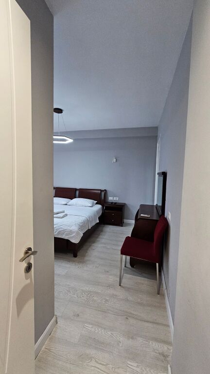 Apartament 2+1 me qira – Rruga e Barrikadave