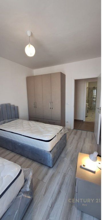 Jepet me qira apartament 3+1 në Durrës – pranë Lulishtes së Stacionit të Trenit