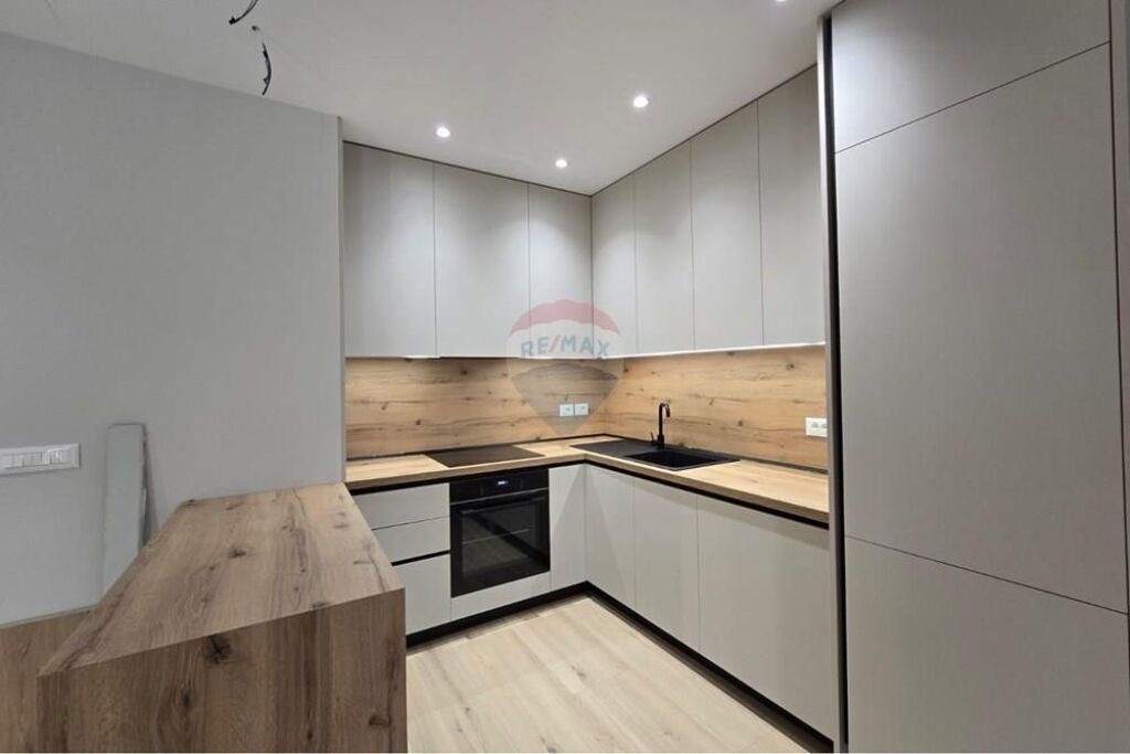 Apartament 2+1 per shitje tek Liqeni Thate!