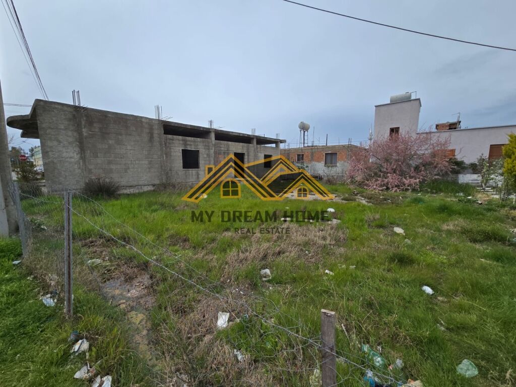 Shitet Objekti tek Ish Keneta Durres!