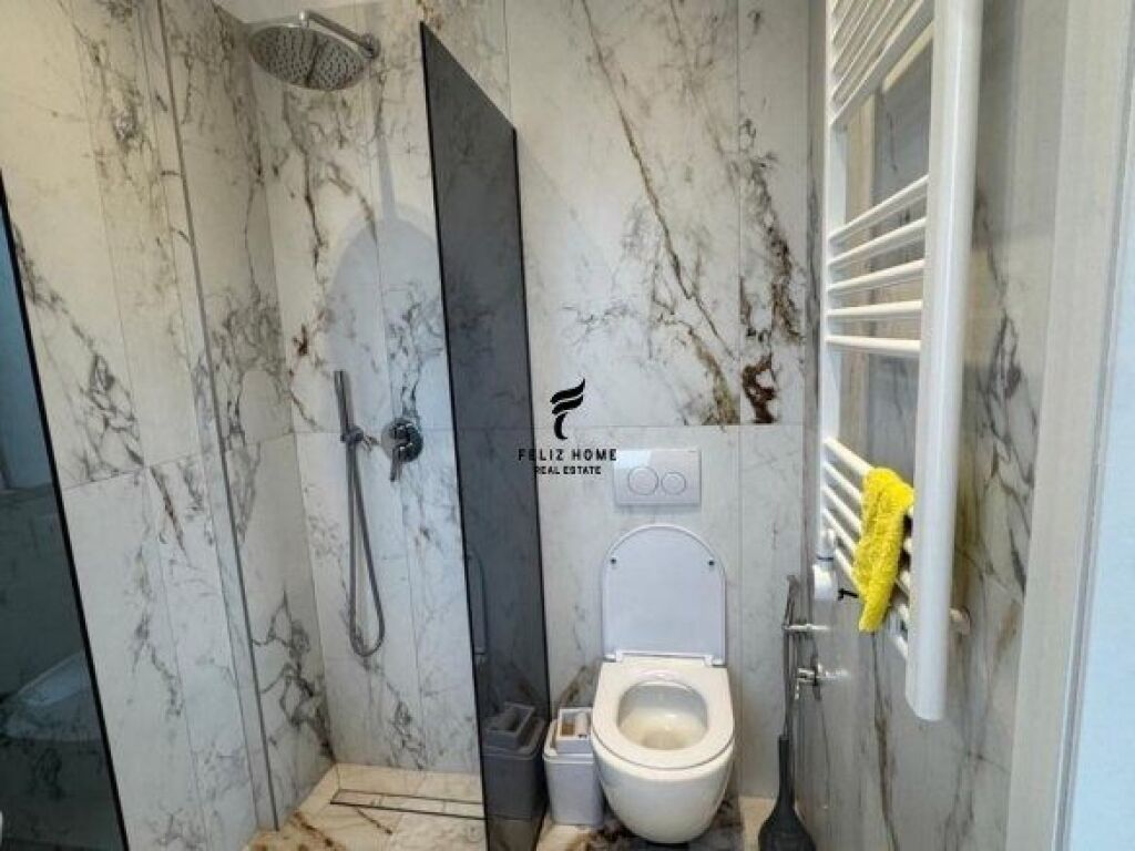 APARTAMENT ME QERA 1+1 RRUGA E KAVAJES 65.000 LEKE FH-67013