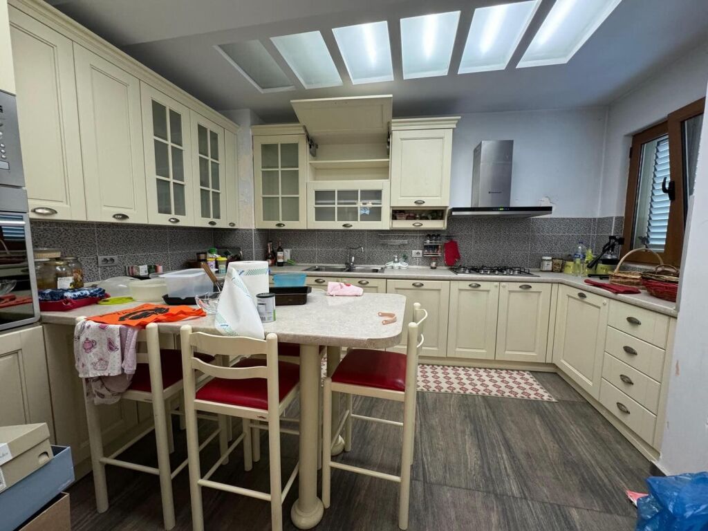 Myslym Shyri, vicino al distributore Kastrati, vendiamo super appartamento 2+1+2 bagni