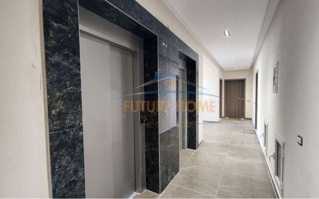 Qera,Zyre,Pazari i Ri