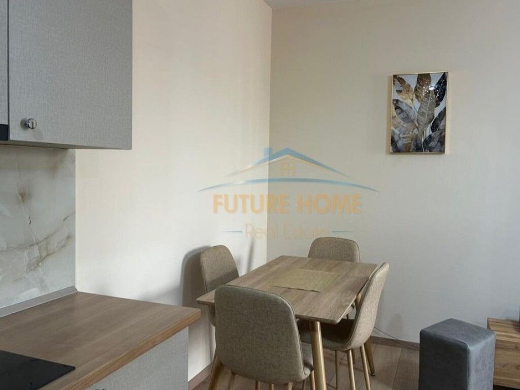 Affitto, Appartamento 1+1, Via Kavajes, Tirana.