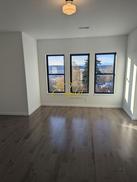 ZYRE ME QIRA 70 M2 QENDER 900 EURO