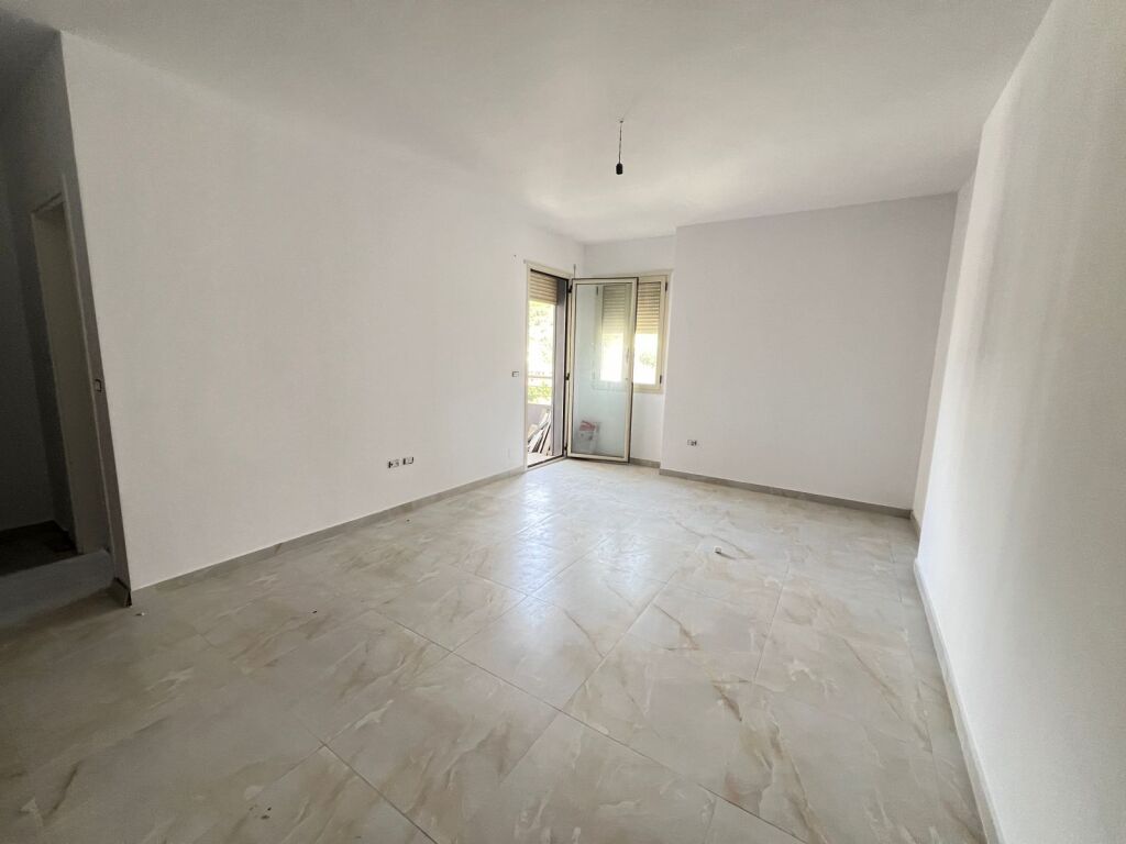 🏡 GARSONIERE PËR SHITJE – LUNGOMARE, VLORË