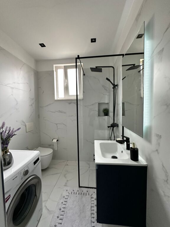 Appartamento 1+1+2Blk In Affitto Vicino al Mozaik di Tirana