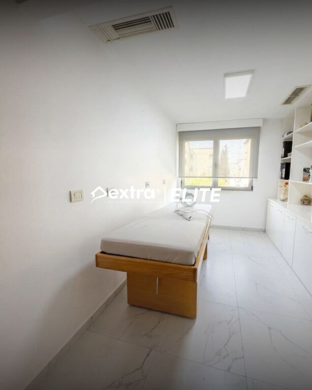 Locale Commerciale in Affitto Ex Ristorante Durazzo, Tirana