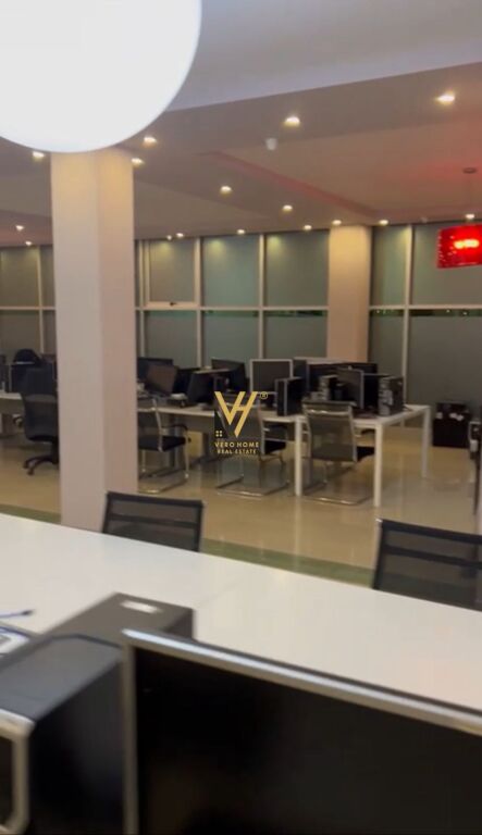 UFFICIO 320 M2 IN AFFITTO PRESSO L'EX CAMPO DI AVIAZIONE 2.120 EURO