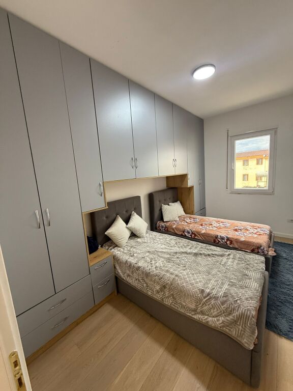 SHITET APARTAMENT 2+1 NE  5 MAJ OKAZION