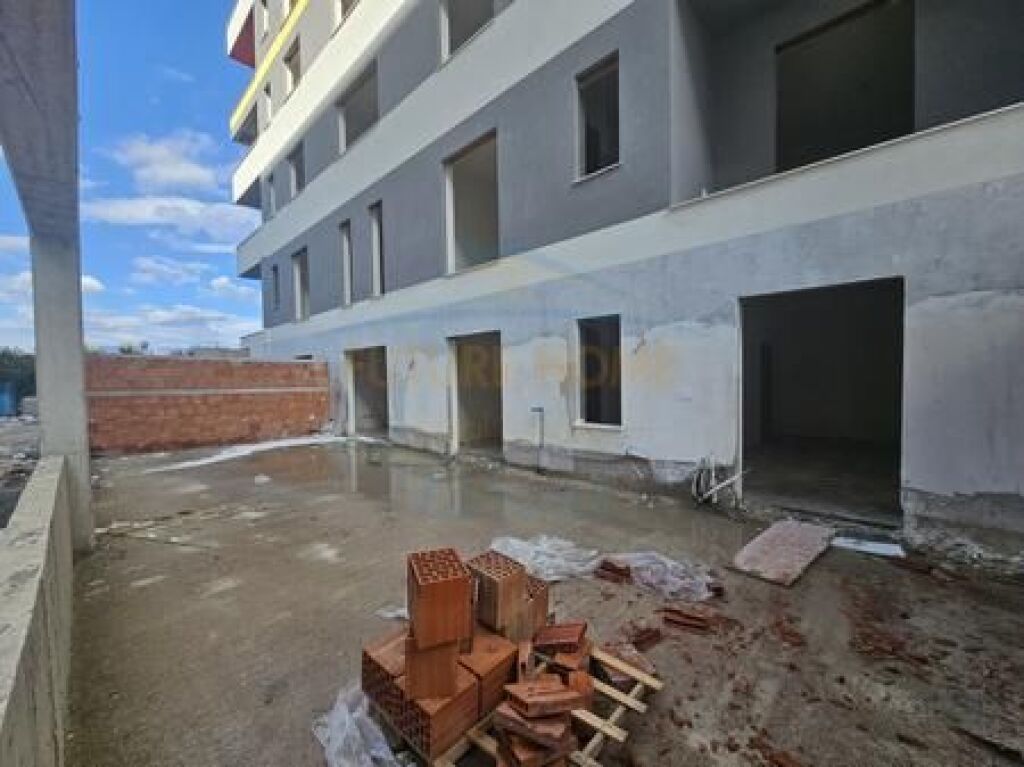 Shitet, Apartament 2+1+2, Kompleksi Univers City, Tiranë.