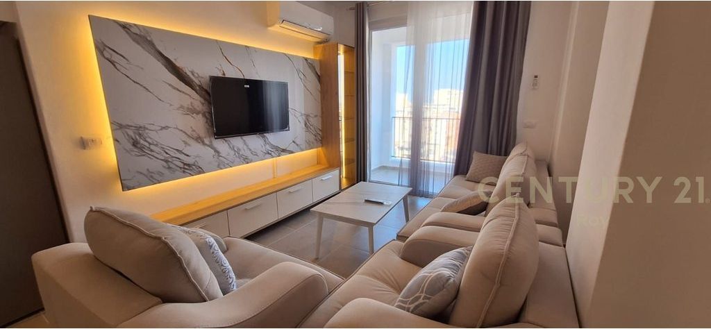 Jepet me qira apartament 3+1 në Durrës – pranë Lulishtes së Stacionit të Trenit