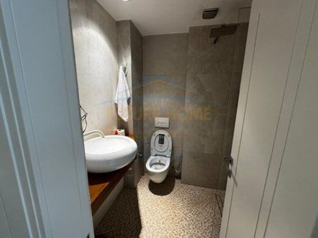 Shitet apartament 2+1+2 Liqeni i Thate Tirane