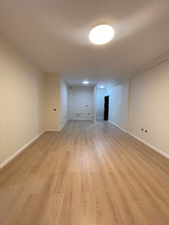 Shitet Apartament 3+1 tek Kodra e Diellit
