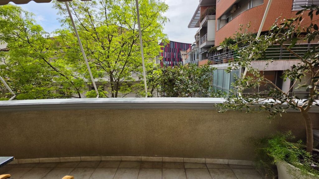 Di fronte a COIN_APPARTAMENTO 2+1+2+POSTO AUTO IN AFFITTO