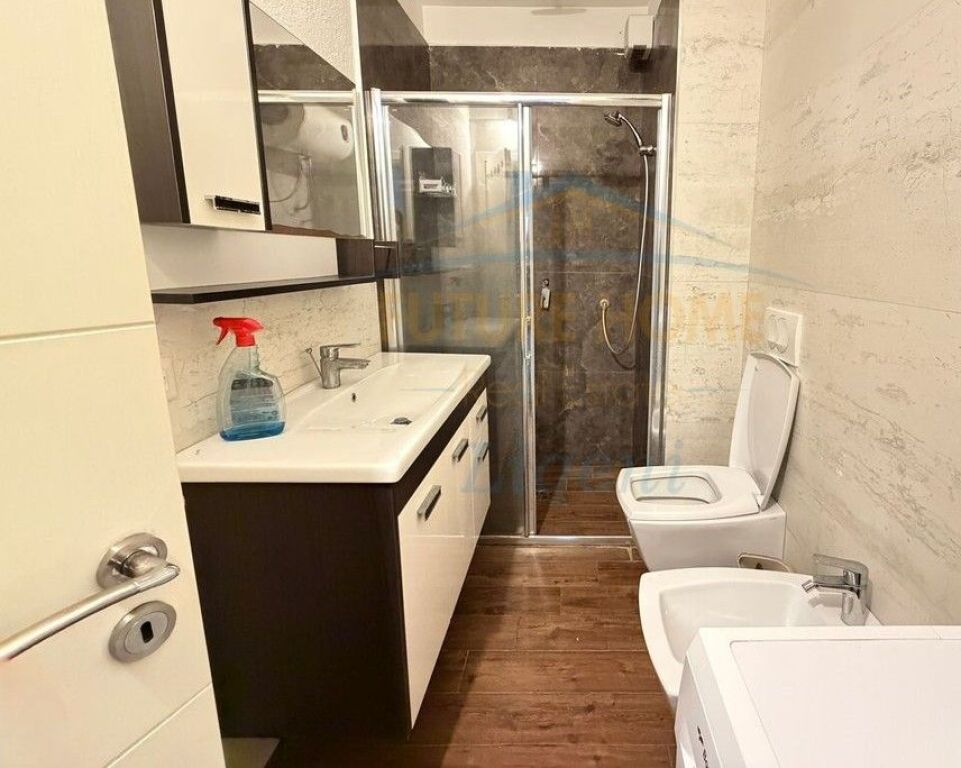 Qera, Apartament 2+1+2, Unaza e Re, Tiranë.