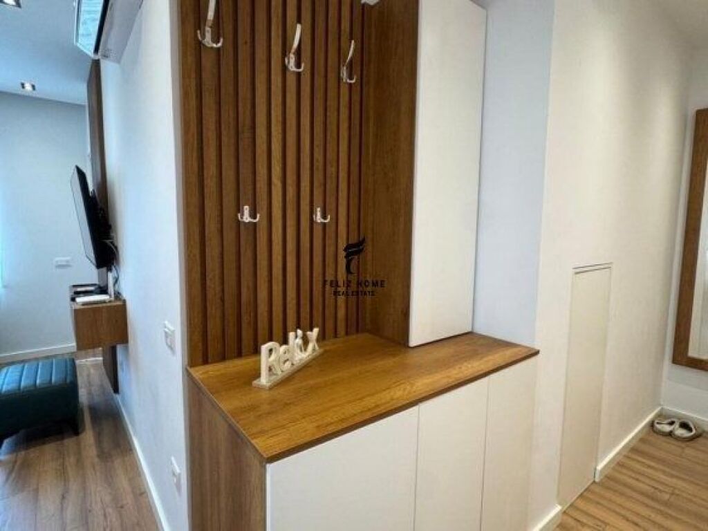 APARTAMENT ME QERA 1+1 RRUGA E KAVAJES 65.000 LEKE FH-67013