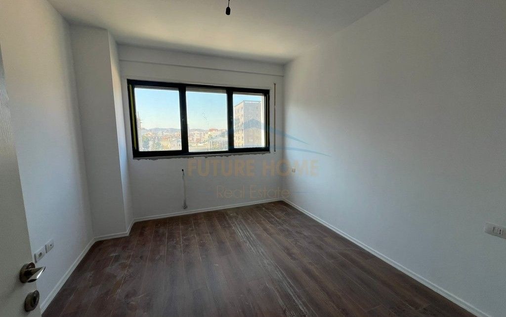 Shitet, Apartament 2+1+2+ Post Parkim, Rruga Sadik Petrela, Kompleksi ASL 2