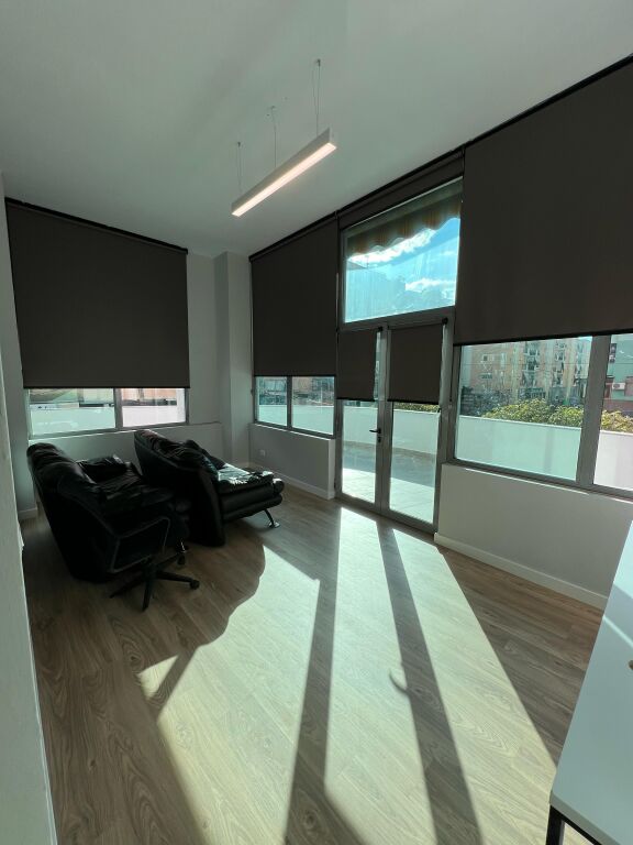 Office for rent - Kristal Center