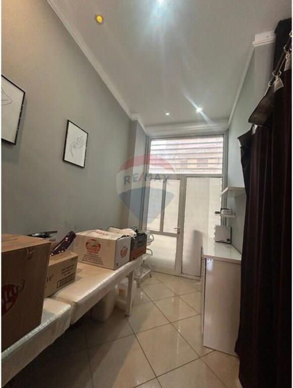 🔥 OKAZION – DYQAN PËR SHITJE PRANË SPITALIT, VLORË