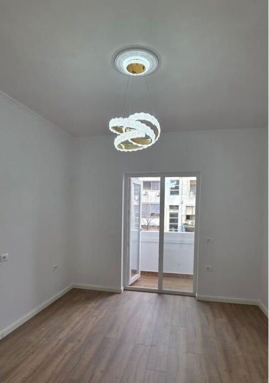 Shitet Apartament 2+1 tek Rruga Bardhyl