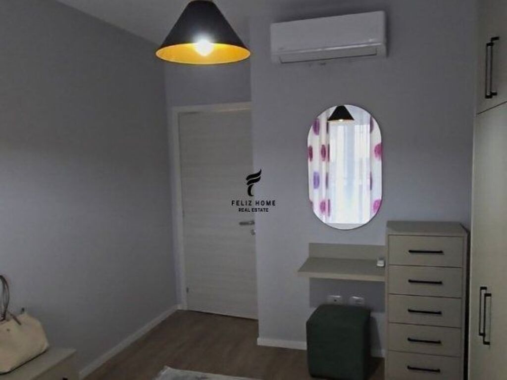 APARTAMENT ME QERA 1+1 ZOGU I ZI 65.000 LEKE FH-67140