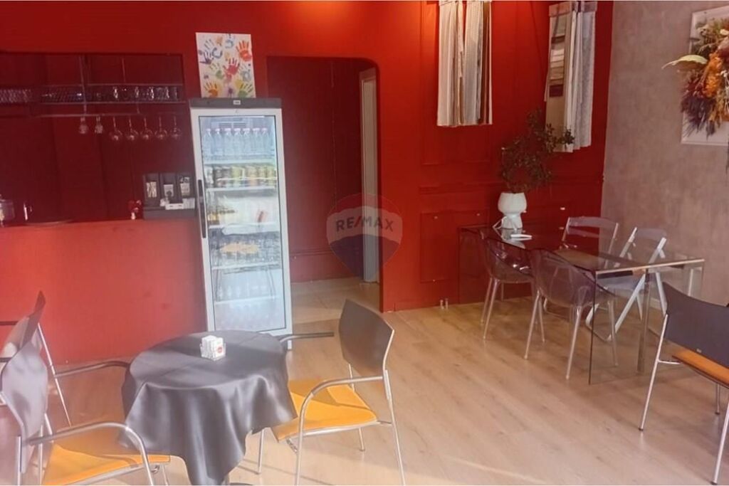 Shitet Biznesi tek Komuna e Parisit