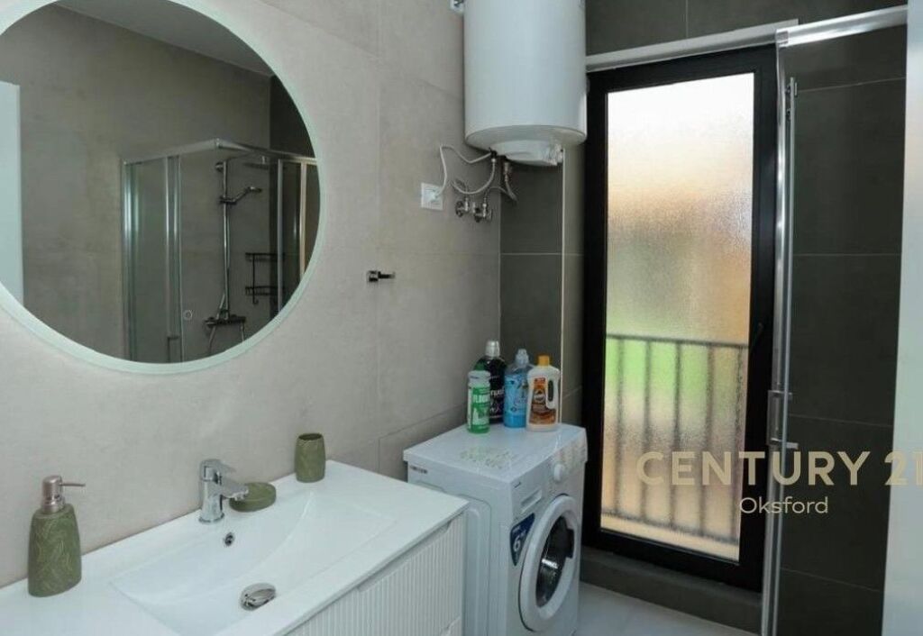 Rruga “Siri Kodra” Shitet apartament 1+1 i investuar