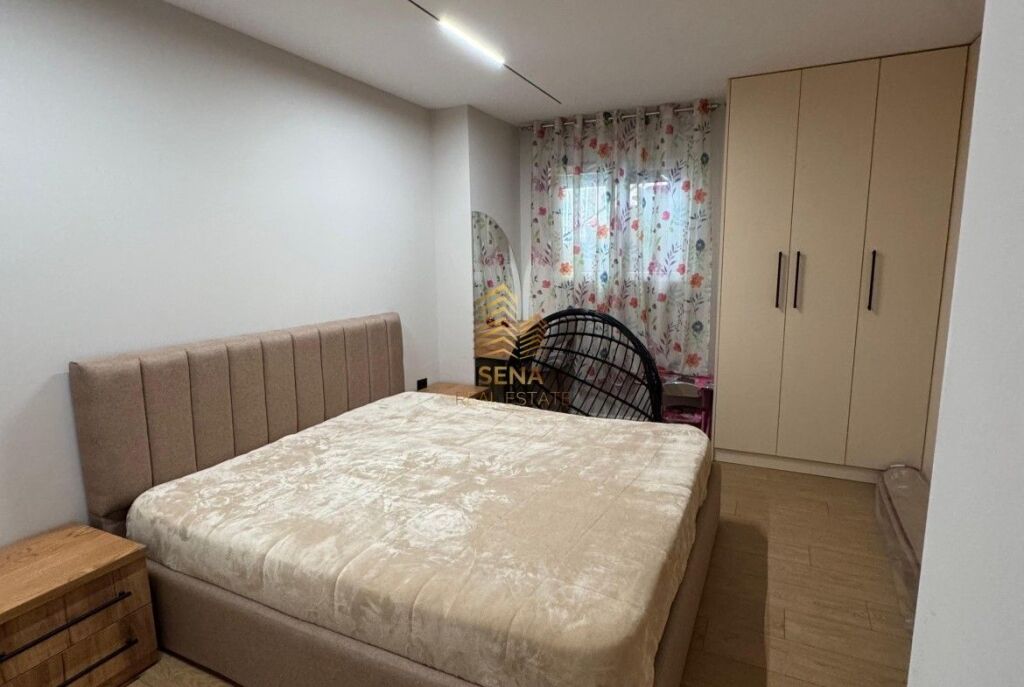 Affitto, Appartamento 2+1+balcone, Via Dibra – Scuola Unita, 700 Euro/Mese