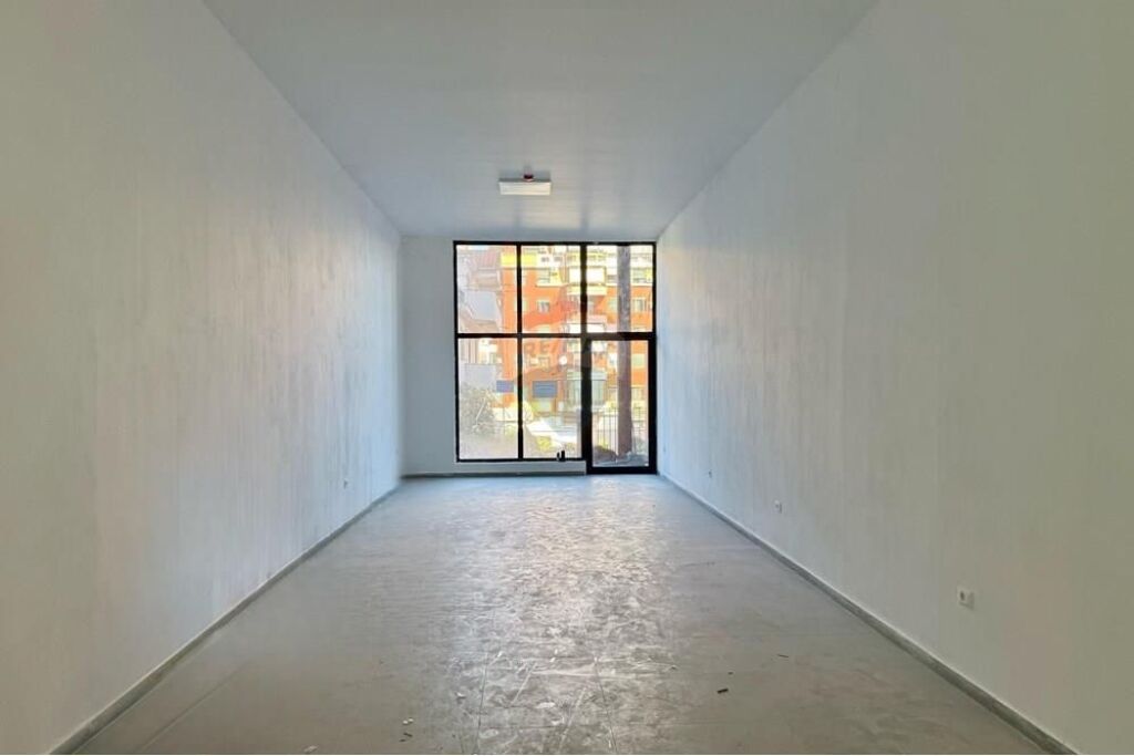 Zyrë - Për Qira - Rruga e Kavajës, Tiranë