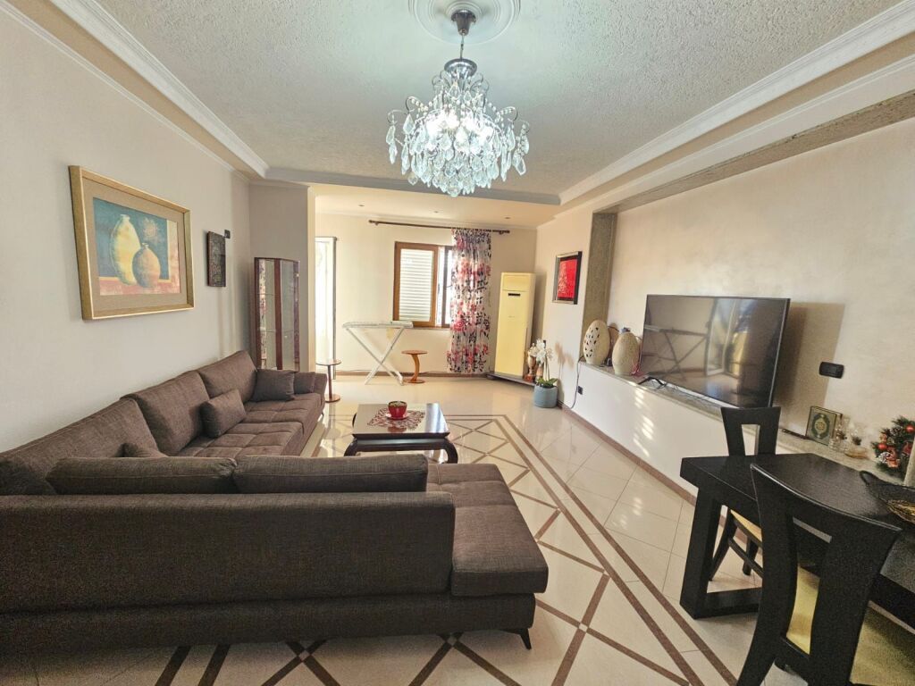 JEPET ME QERA  APARTAMENT 2+1+2 + DEPO  PRANE ISH URT