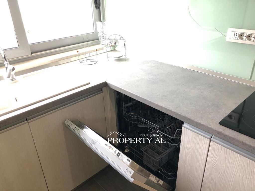 Apartament për shitje në vijë të parë – Lungomare, Vlorë | Pamje ballore deti