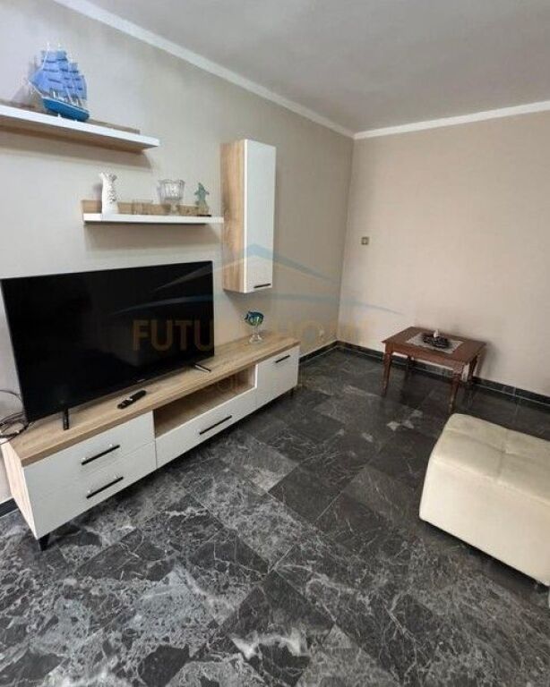 Affitto Appartamento 2+1+2, Via Fortuzi, Tirana