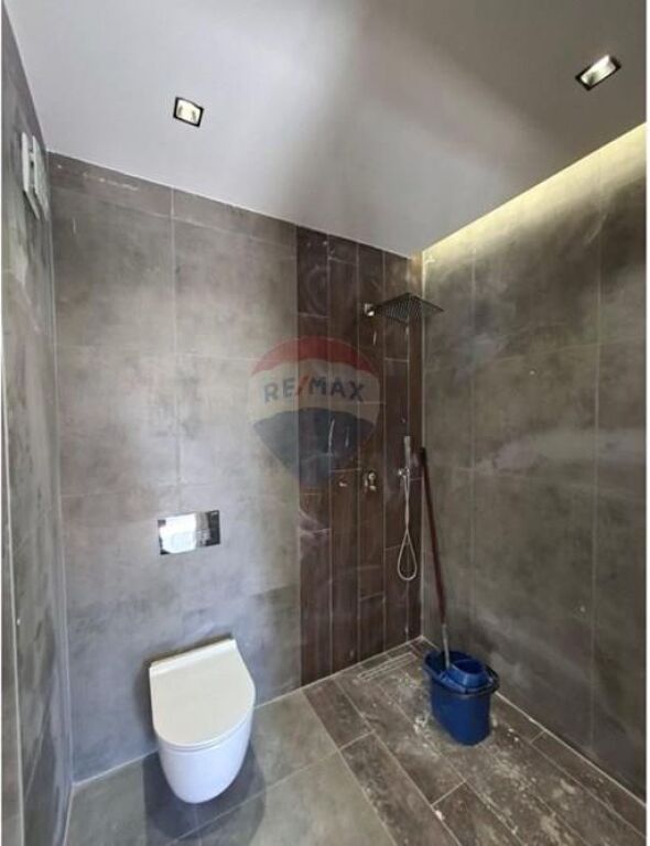 Apartament - Për Shitje - Rruga Loni Ligori, Tiranë