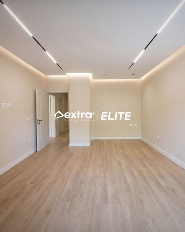 Locale ufficio in affitto Di fronte a Coin / RTSH, Tirana