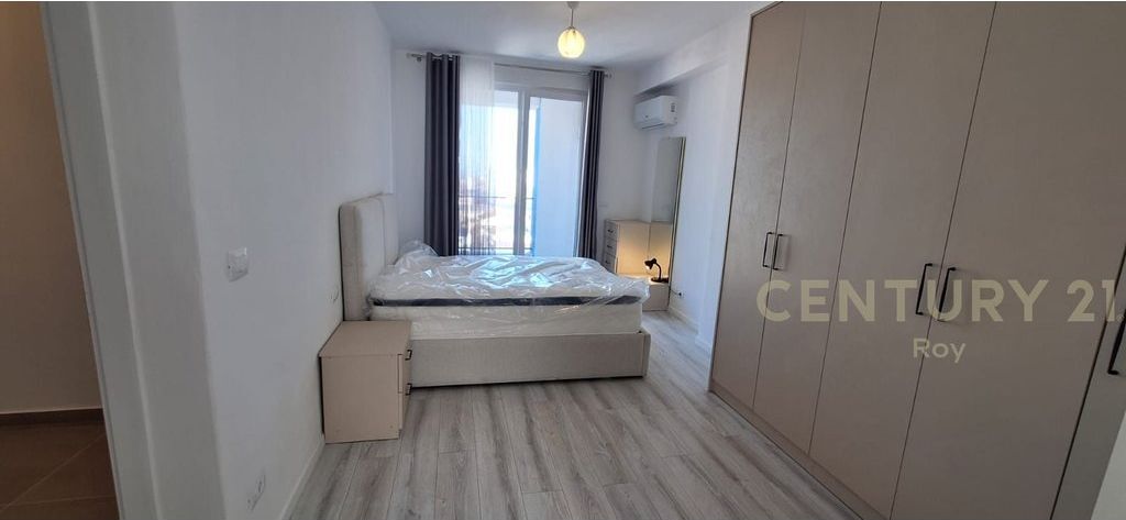Jepet me qira apartament 3+1 në Durrës – pranë Lulishtes së Stacionit të Trenit