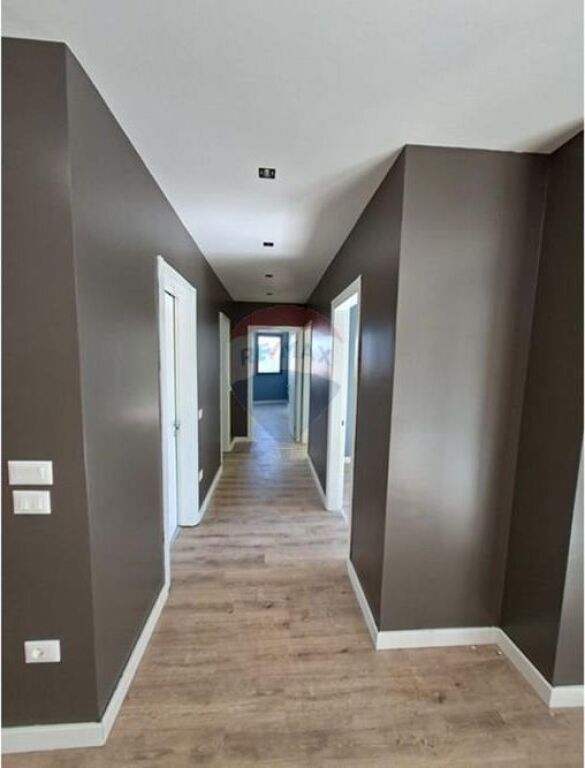 Apartament - Për Shitje - Rruga Loni Ligori, Tiranë