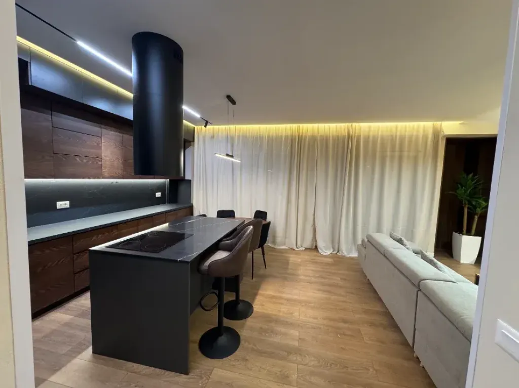 Jepet apartament 2+1+2+Post Parkimi me qira , tek Kopshti Botanik , prane Market Toni  , Liqeni i Thate