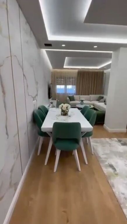 Appartamento in affitto 2+1 con 2 posti auto vicino al giardino botanico