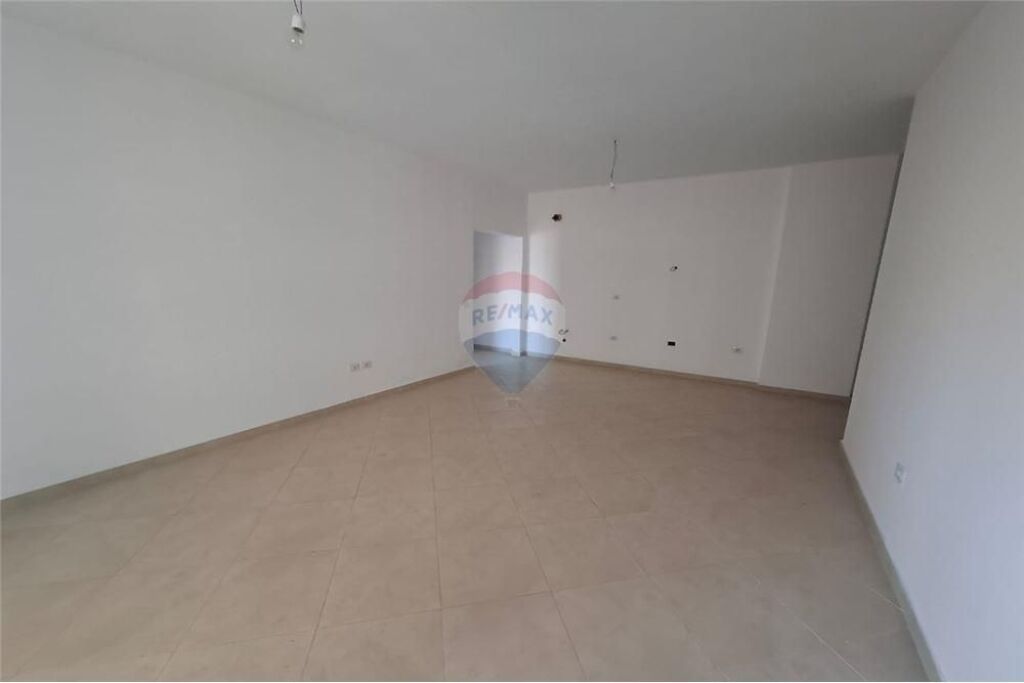 🏡 Apartament 1+1 për Shitje – Transballkanike, përballë Alpetit, Vlorë
