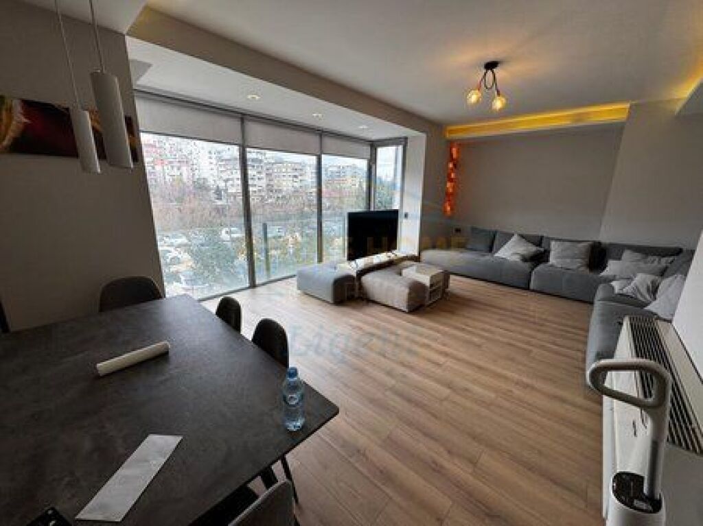 Shitet apartament 2+1+2 Liqeni i Thate Tirane