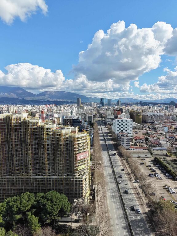 🏡 Shitet apartament 2+1 te Colonnade Residence, Zogu i Zi