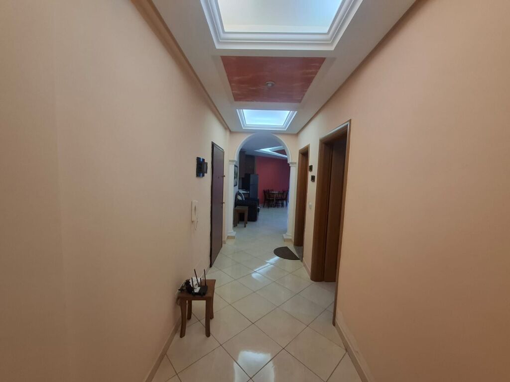 🌊 APPARTAMENTO 2+1 IN AFFITTO – LUNGOMARE, VLORË