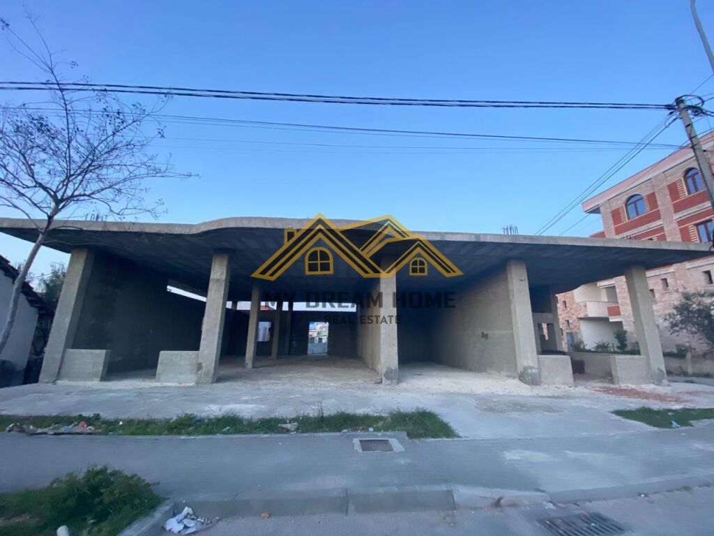 Shitet Objekti tek Ish Keneta Durres!