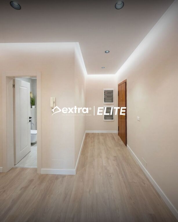 Locale ufficio in affitto Di fronte a Coin / RTSH, Tirana